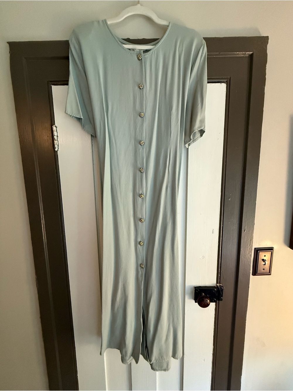 VINTAGE Light Sage Button-Down Midi Dress with Short Sleeves